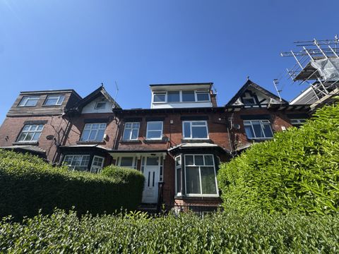 Kirkstall Lane, Headingley, Leeds LS6