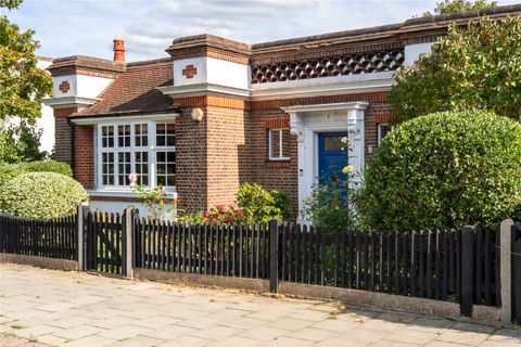 Hillside Road, London SW2