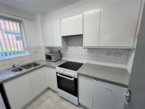 Blackfriars Court, City Centre NE1, Studio to rent
