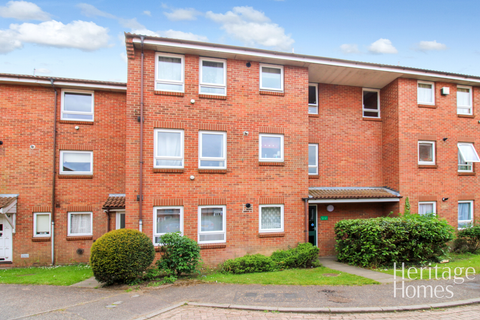 Apartment in Norwich, Mile Cross - View 2