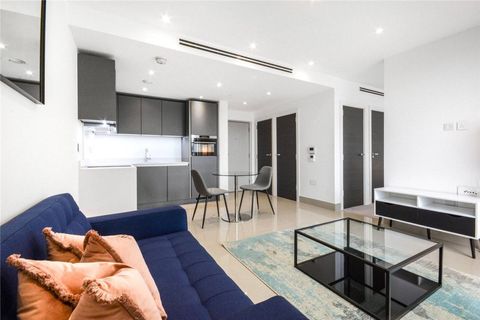 St George's Circus, Elephant And Castle, London SE1, Studio to rent