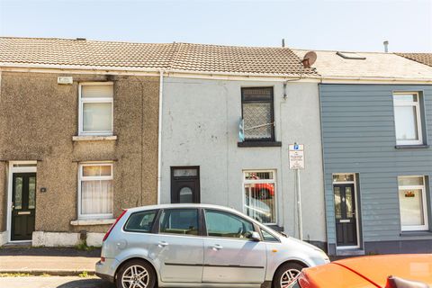Lynn Street, Cwmbwrla, Swansea SA5