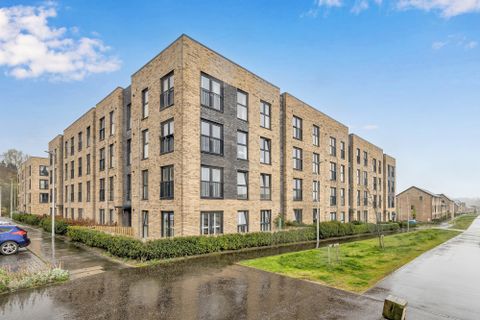 Apartment in Edinburgh, Cammo - View 2