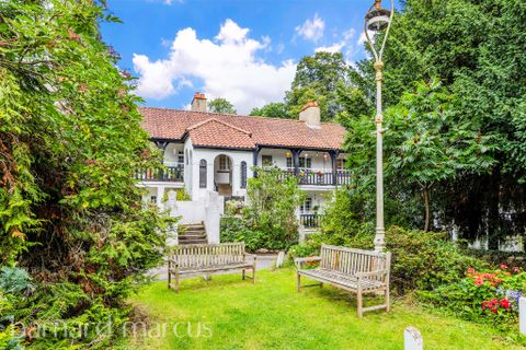 Drummond Gardens, Epsom KT19