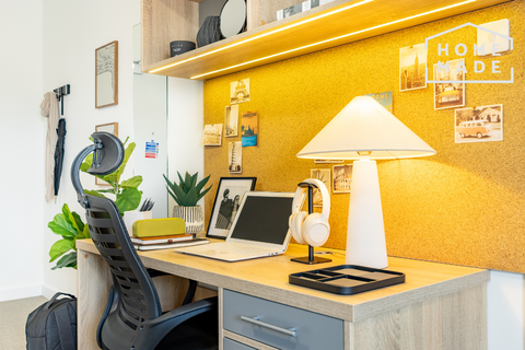 Globe Works B19, Studio to rent