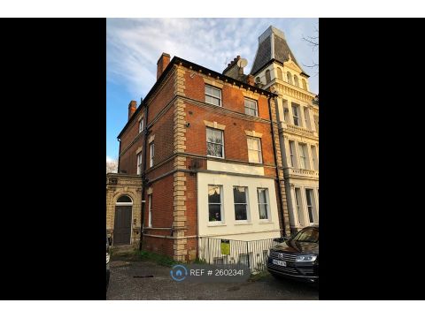 Clapham Road, London SW9, 3 bed flat to rent, £2,600 pcm - Zoopla