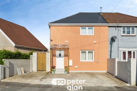 Eigen Crescent, Mayhill, Swansea SA1