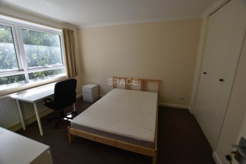 House in Reading, Spring Gardens, Whitley - View 2
