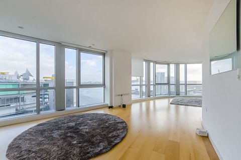 Fairmont Avenue, Canary Wharf, London E14