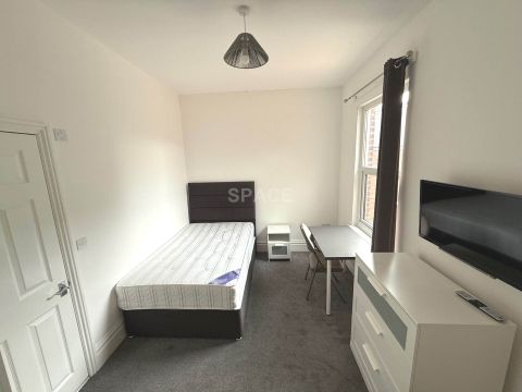 Wokingham Road, Reading, Berkshire, 1Jl- Room 4 RG6, Room to rent