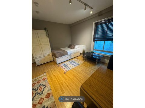 Bedford Hill, London SW12, Room to rent