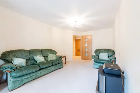 Apartment in Birmingham, The Calthorpe Estate, Harborne - View 5