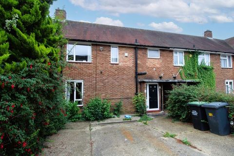 3 bed terraced house for sale in Saltfield Crescent, Luton LU4, £ ...