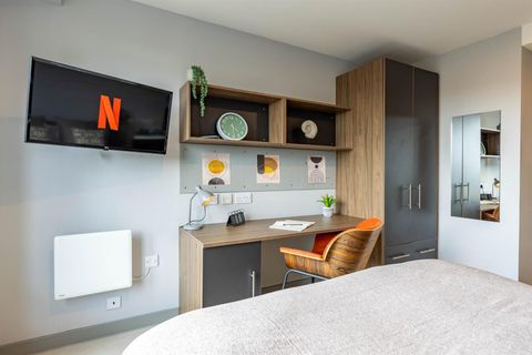 Castlebank Street, Glasgow G11, Studio to rent