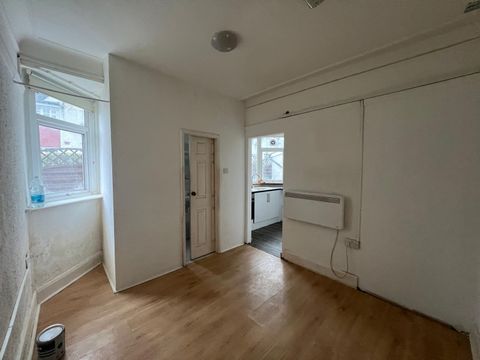 Golders Green Road, London NW11