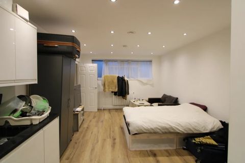 Crystal Palace Road, London SE22, Studio to rent