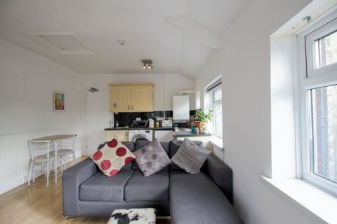Richmond Road, Cardiff CF24, Studio to rent