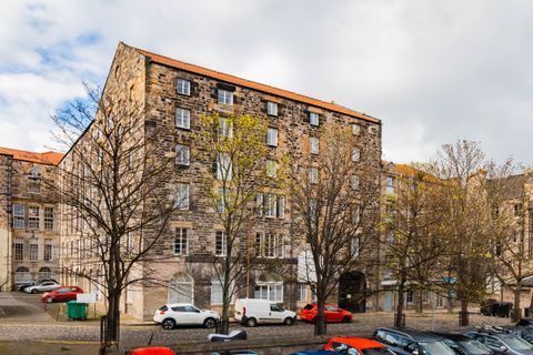 16/29 Chapel Lane, Edinburgh EH6