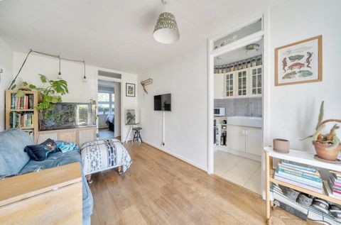 Holley Road, Shepherds Bush, London W3