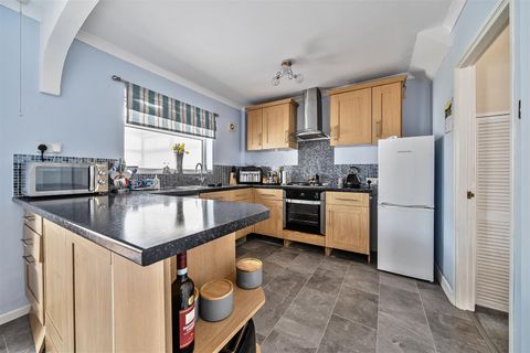 Earlstone Crescent, Cadbury Heath, Bristol BS30