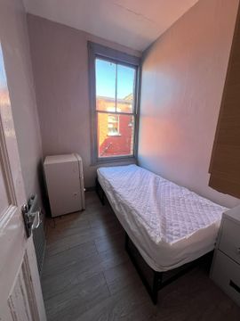Rainhill Way, London E3, Room to rent