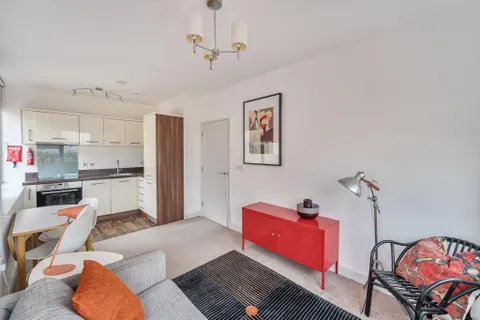 Apartment in Oxford, Temple Cowley, Cowley - View 5