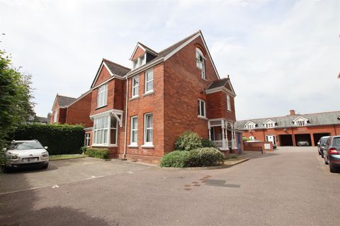 Alphington Road, Exeter EX2