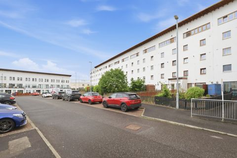 Lochburn Gardens, Glasgow G20