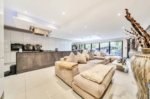 House in Orpington, Scadbury, London Borough of Bromley - View 5