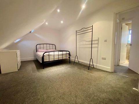 Langdale Avenue, Mitcham CR4