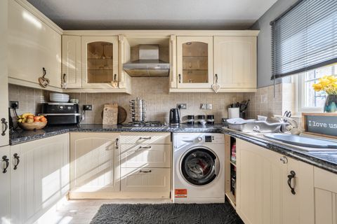 Debden Close PL5 - Mehr