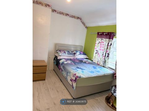 Broadwalk, Bristol BS4, Room to rent