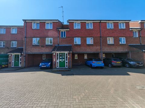 Frensham Close, Southall UB1