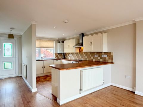 Glan Yr Afon Court, Sketty SA2