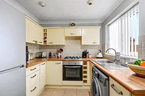 Plantation Close, Arnold, Nottingham NG5 - View 5