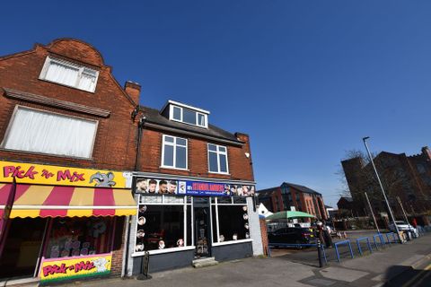 Wollaton Road, Nottingham NG9