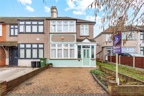 Crow Lane, Romford RM7, 3 bed end terrace house for sale, £450,000 - Zoopla