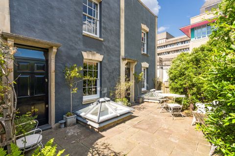 Gloucester Place, Bristol BS2 - View 2