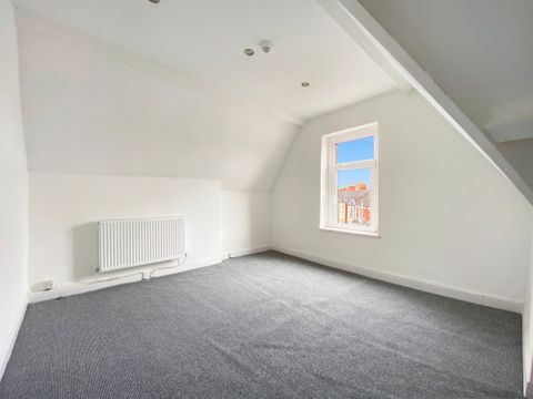 Angus Street, Cardiff CF24, Room to rent