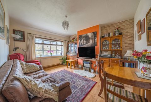 Earlstone Crescent, Bristol, Gloucestershire BS30