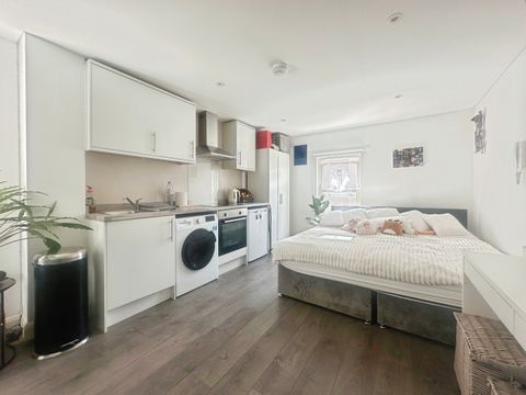 New Cross Road, London SE14, Studio to rent