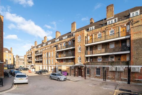 Toynbee Street, Aldgate E1