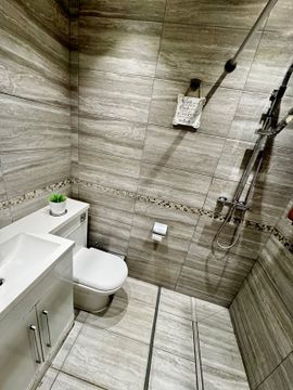 Mayesford Road, Dagenham, Romford, Rm8, Rm7, Rm9, Rm10, Rm11 RM6, Room to rent