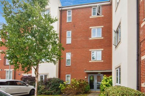 Apartment in Sandwell, West Midlands - View 2