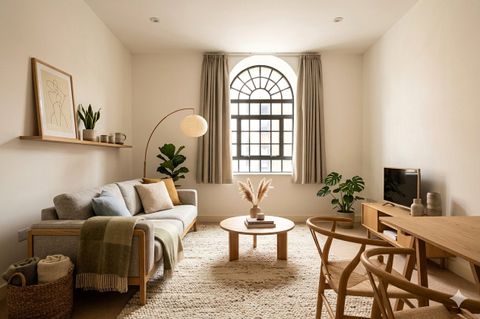 Apartment in Bristol, Canon's Marsh, Spike Island - View 2