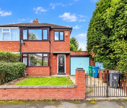14 Long Street, Manchester M18