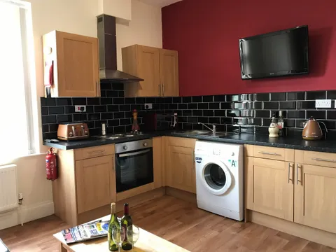 Flat 3, 122 Foxhall Road, Forest Fields, Nottingham NG7 - View 5