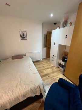 George Crescent, London N10, Room to rent