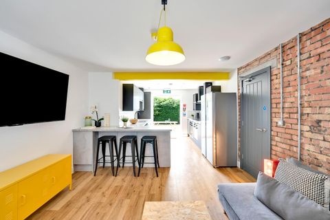 Bonnington Walk, Bristol BS7
