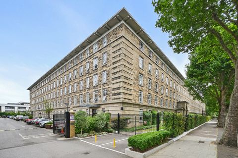Bromyard Avenue, London, 7 W3